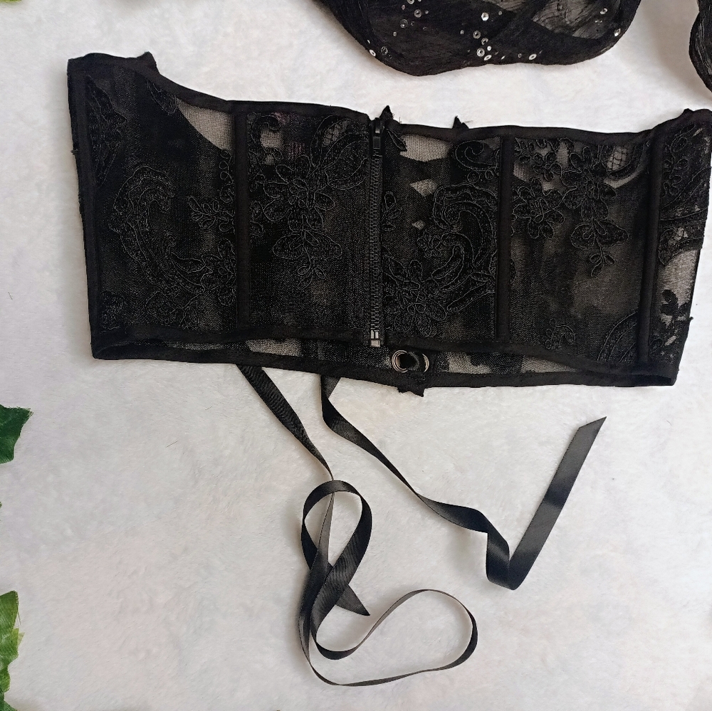 **NWOT** Elegant Black Lace Corset By Unholy 🖤 - Picture 7 of 15